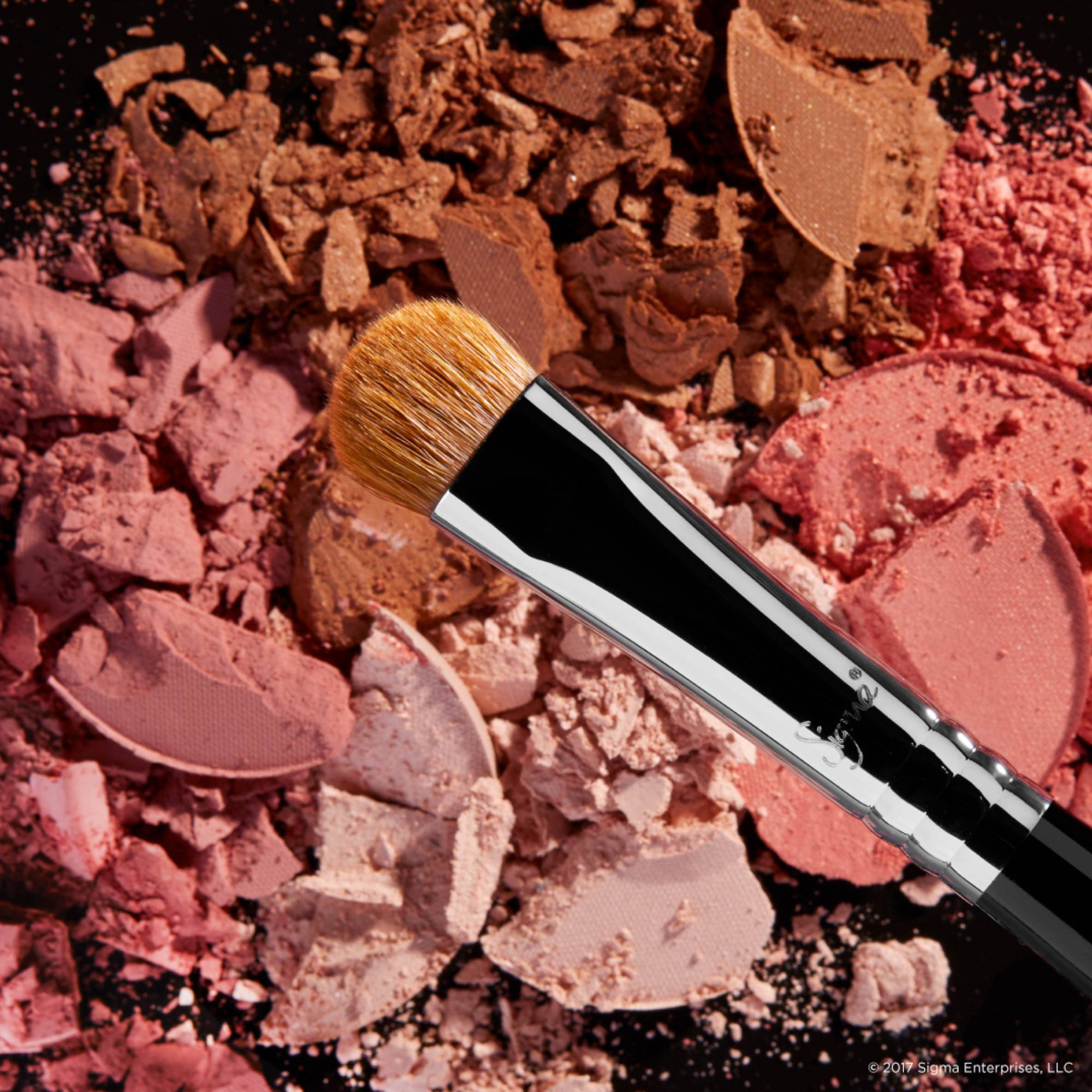 SIGMA E55 Eye Shading Brush - Black/Chrome